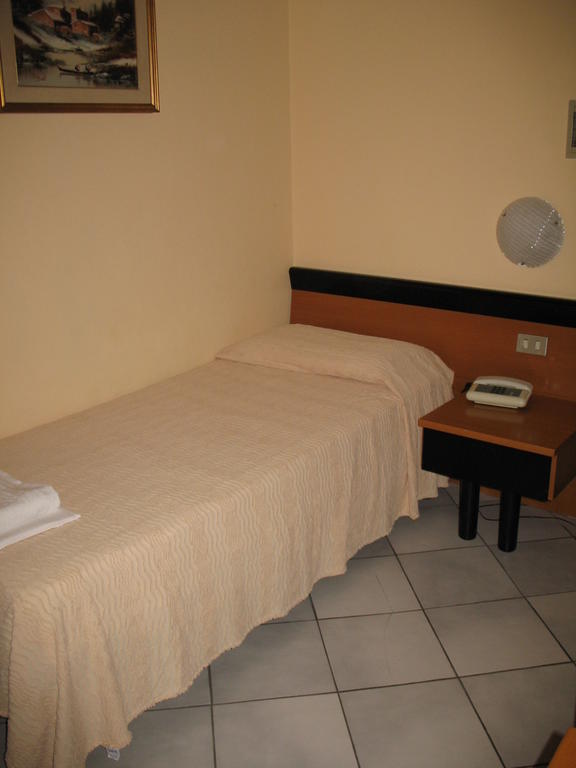 Albergo Paradiso Монтекатини-Терме Номер фото